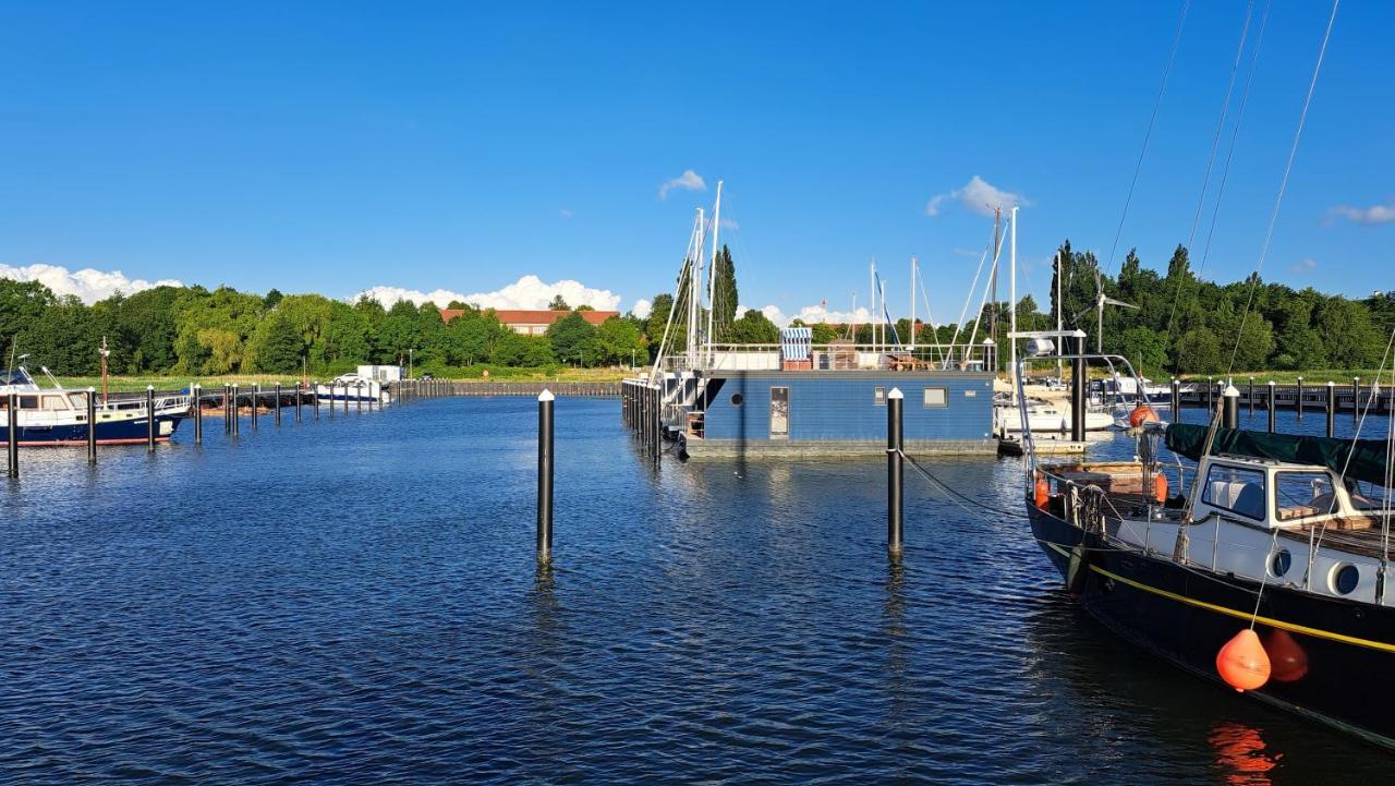 Hausboot Harmonie Hotel ชตราลซุนด์ ภายนอก รูปภาพ