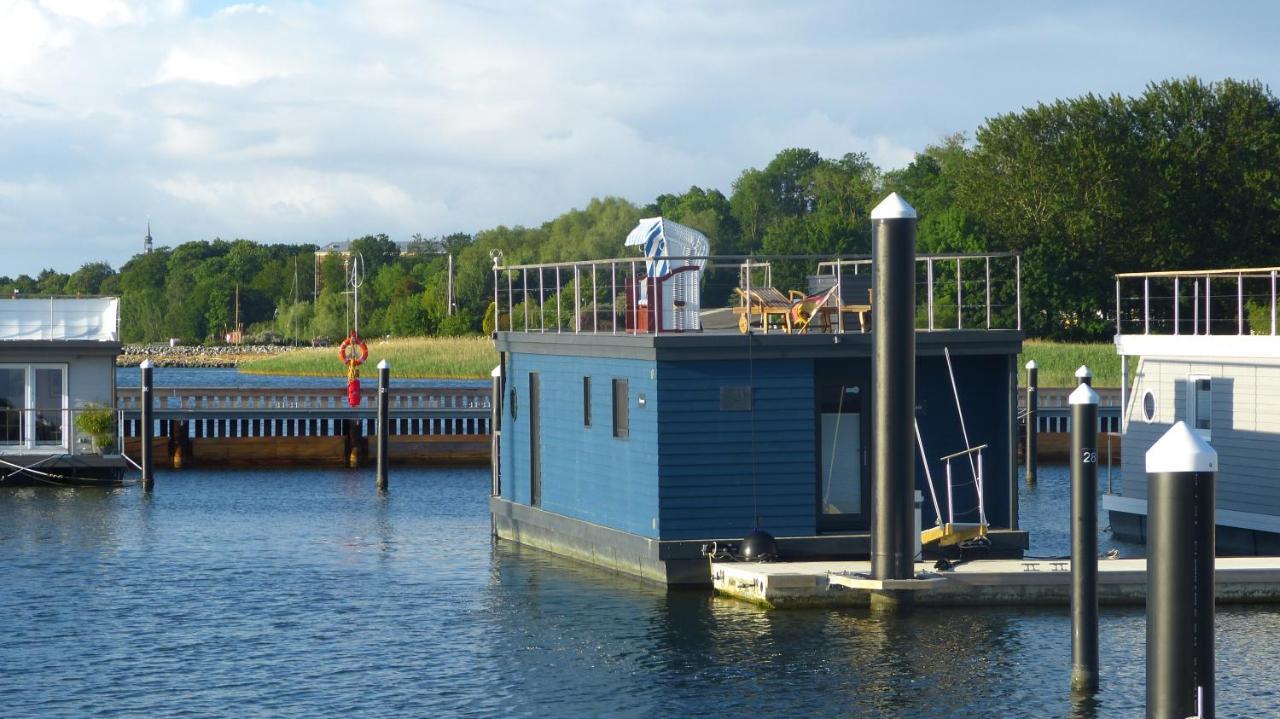 Hausboot Harmonie Hotel ชตราลซุนด์ ภายนอก รูปภาพ