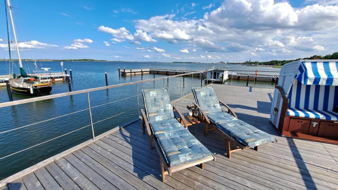 Hausboot Harmonie Hotel ชตราลซุนด์ ภายนอก รูปภาพ